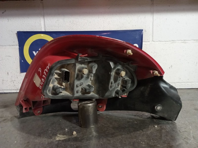 Recambio de piloto delantero derecho para renault clio exception2 1.5dci105 eco2 referencia OEM IAM   