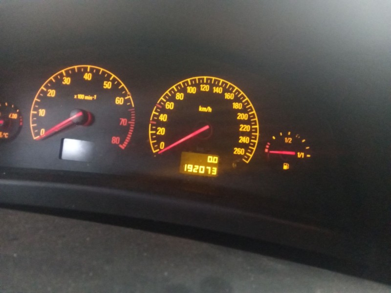 opel vectra c berlina del año 2003