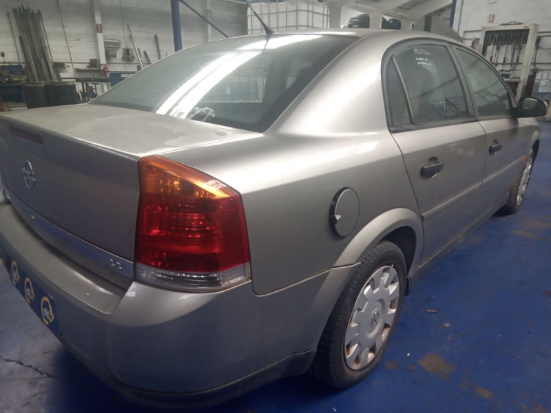 opel vectra c berlina del año 2003