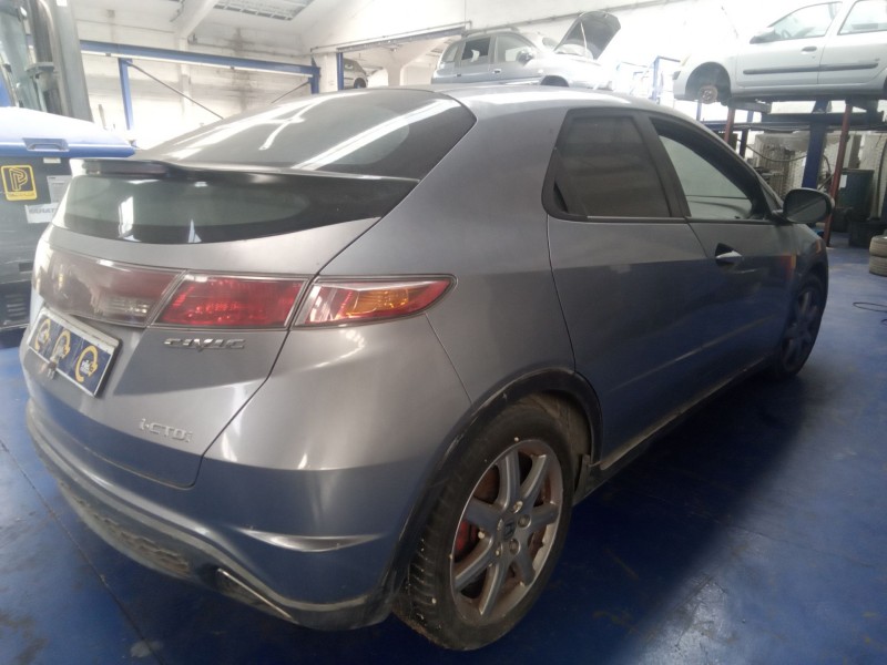honda civic berlina 5 (fk) del año 2006