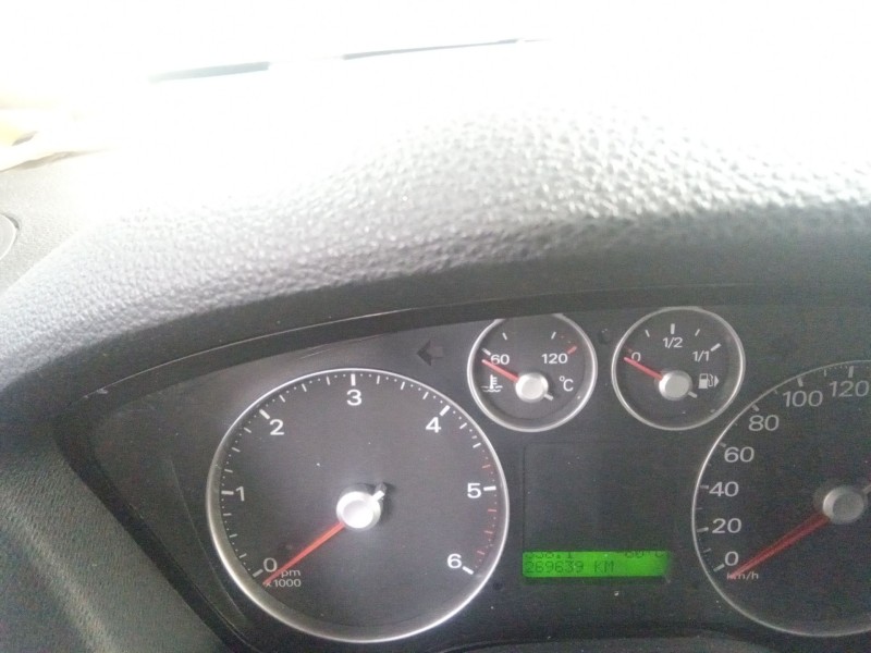 ford focus c-max del año 2004