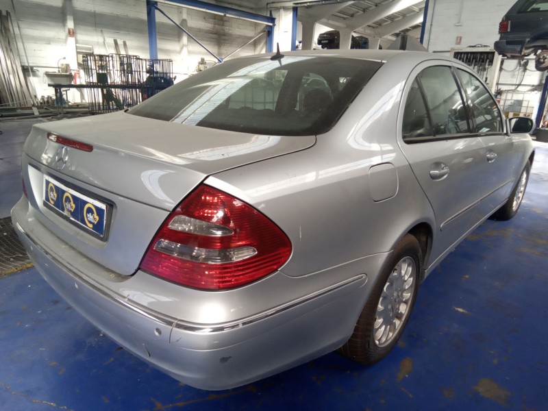 mercedes clase e (w211) berlina del año 2006