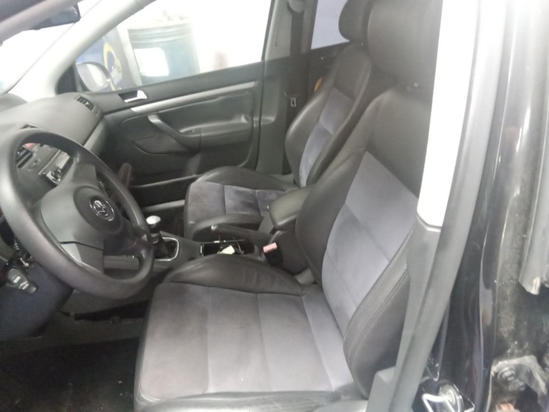 volkswagen golf v berlina (1k1) del año 2003