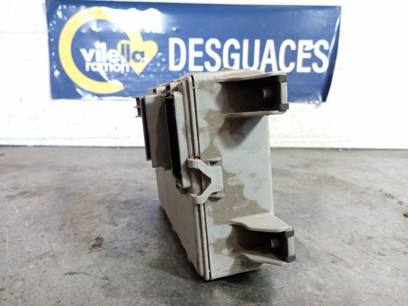 Recambio de caja reles fusibles para fiat doblo active referencia OEM IAM 00520028670  