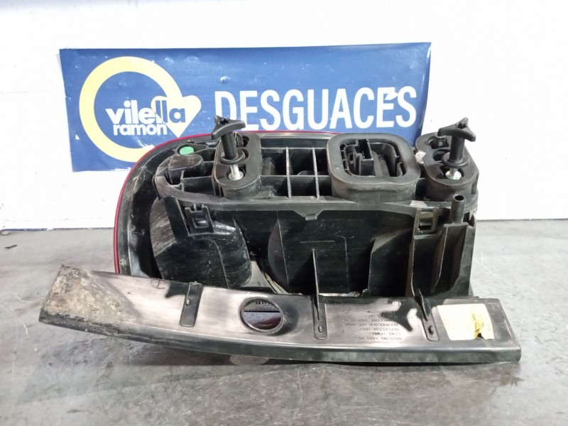 Recambio de piloto trasero izquierdo para dacia duster ambiance 4x2 referencia OEM IAM   