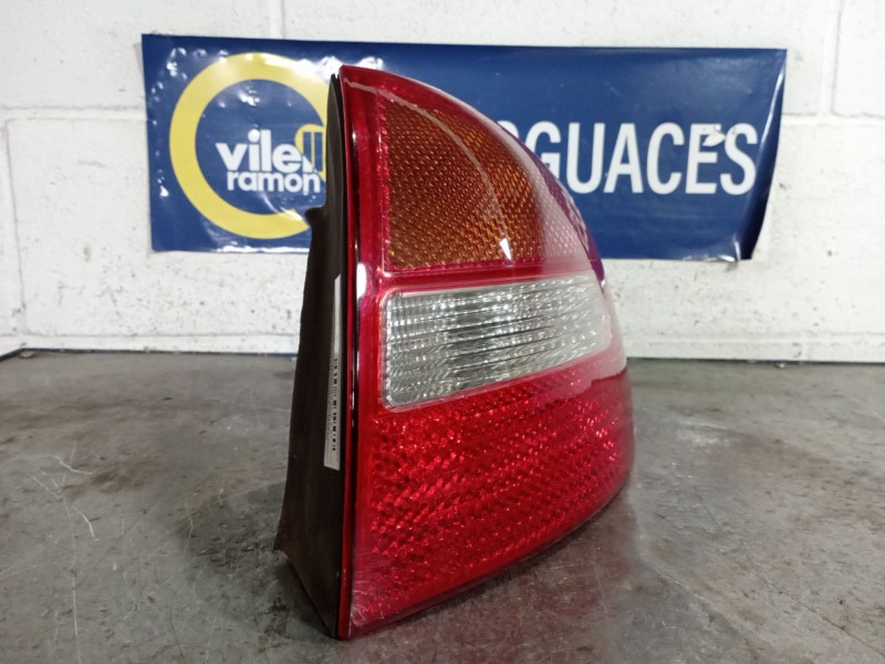 Recambio de piloto trasero derecho para audi a6 2.5 tdi quattro referencia OEM IAM   