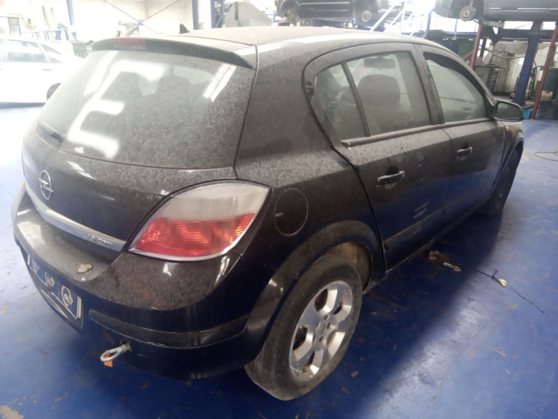 opel astra h berlina del año 2006