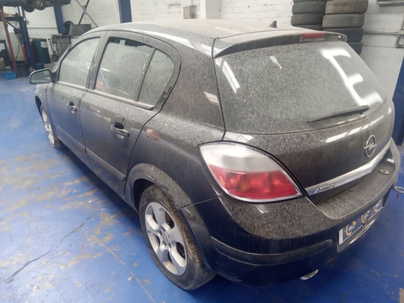 opel astra h berlina del año 2006