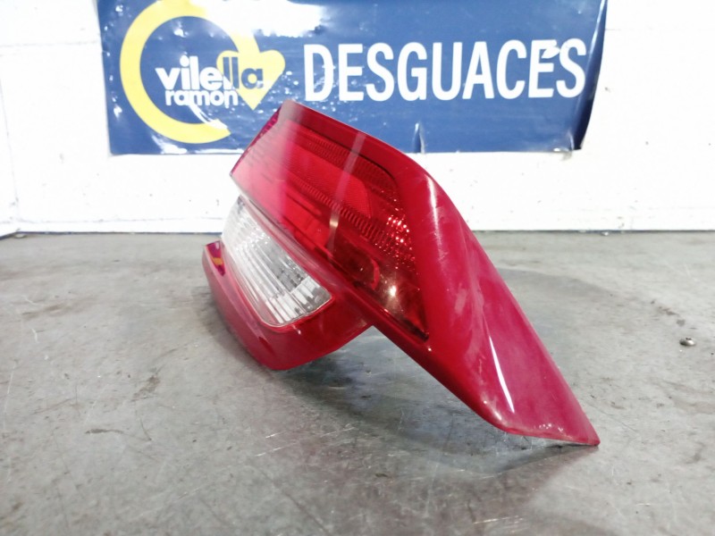 Recambio de piloto porton derecho para ford fiesta (ce1)  | 0.17 - ...  | 0.17 - ... referencia OEM IAM   