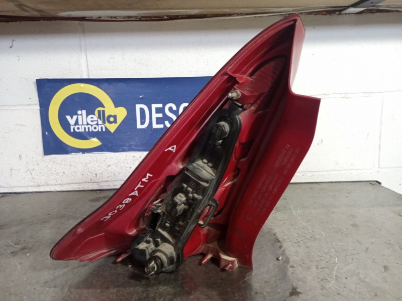 Recambio de piloto trasero derecho para citroen c4 1.6 hdi 110 fp vts referencia OEM IAM   