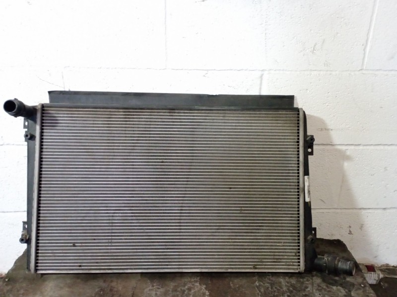 Recambio de radiador agua para volkswagen golf v berlina (1k1) referencia OEM IAM   