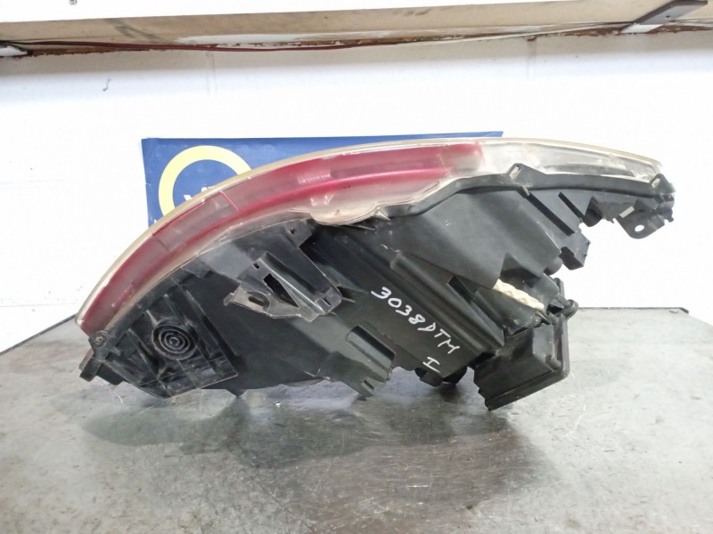 Recambio de faro izquierdo para citroen c4 1.6 hdi 110 fp vts referencia OEM IAM   