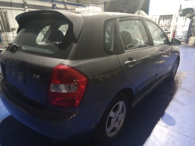 kia cerato del año 2005