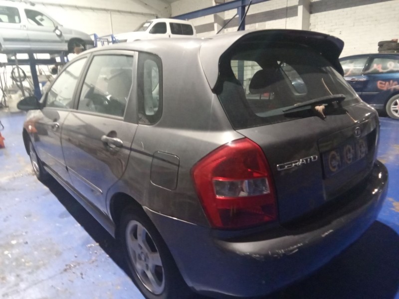 kia cerato del año 2005
