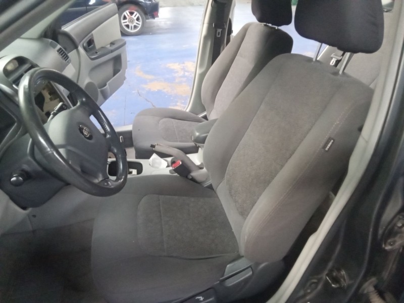 kia cerato del año 2005