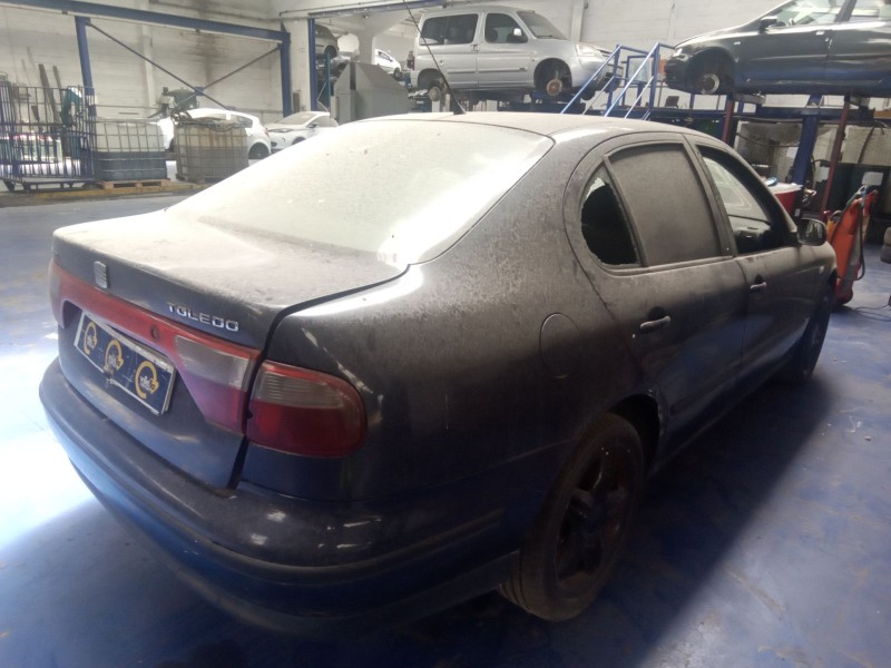 seat toledo (1m2) del año 2001