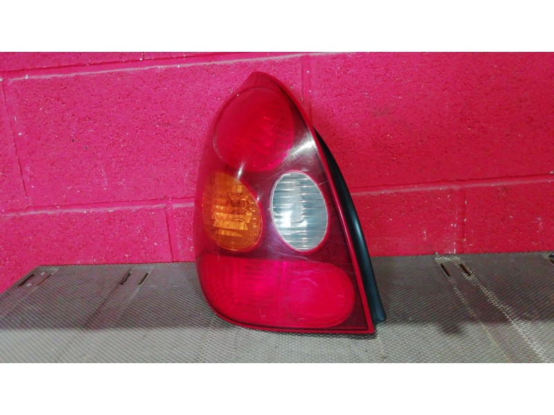 Recambio de piloto trasero izquierdo para toyota corolla (e11) referencia OEM IAM    Recambio de piloto trasero izquierdo para toyota corolla (e11) referencia OEM IAM