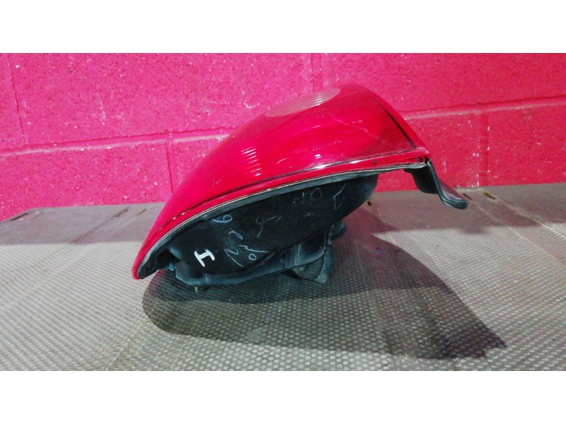 Recambio de piloto trasero izquierdo para toyota corolla (e11) referencia OEM IAM    Recambio de piloto trasero izquierdo para toyota corolla (e11) referencia OEM IAM