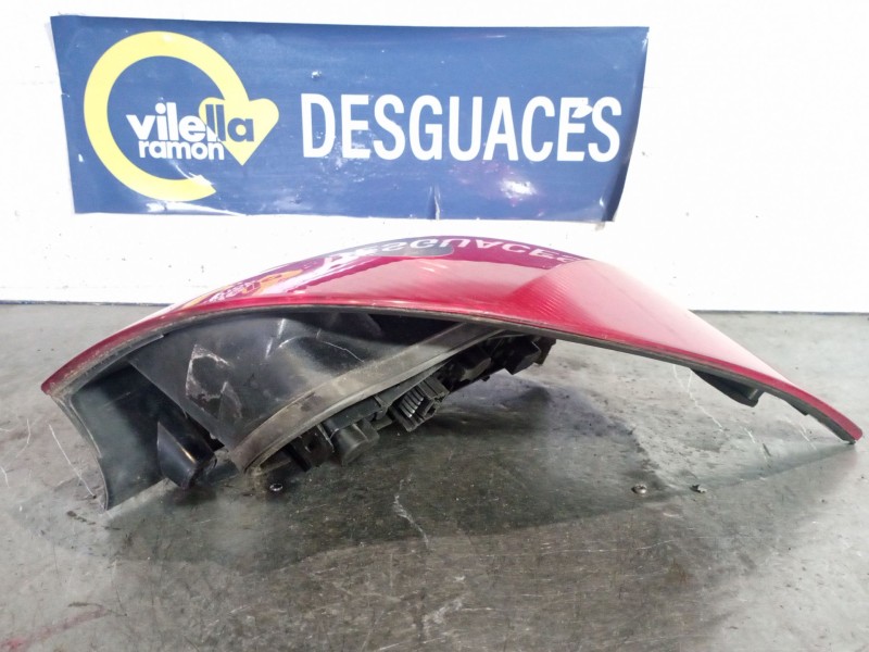Recambio de piloto trasero derecho para renault laguna ii grandtour (kg0) referencia OEM IAM   