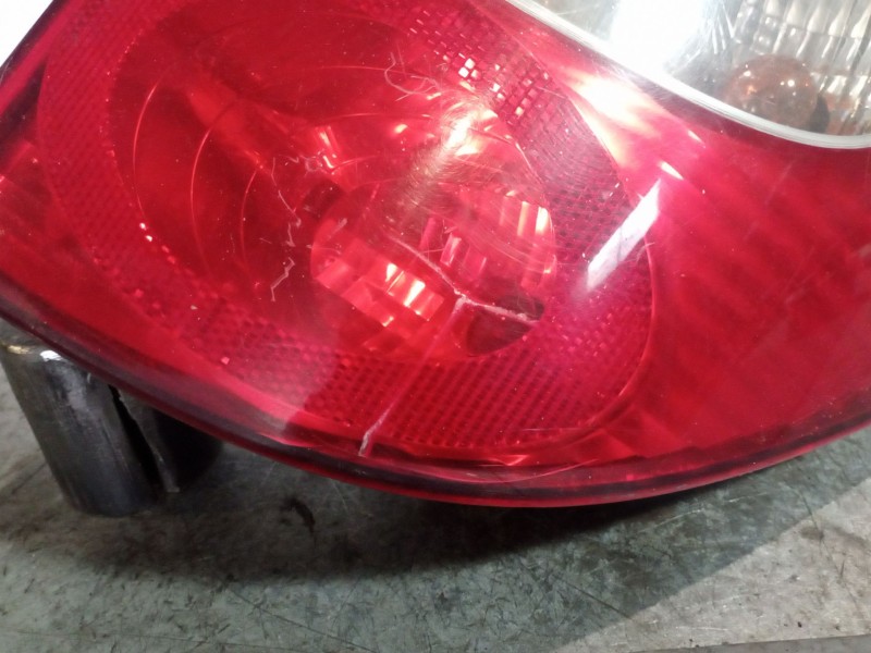 Recambio de piloto trasero derecho para renault laguna ii grandtour (kg0) referencia OEM IAM   