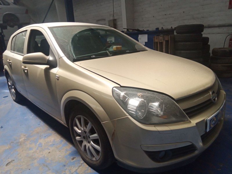 opel astra h berlina del año 2005