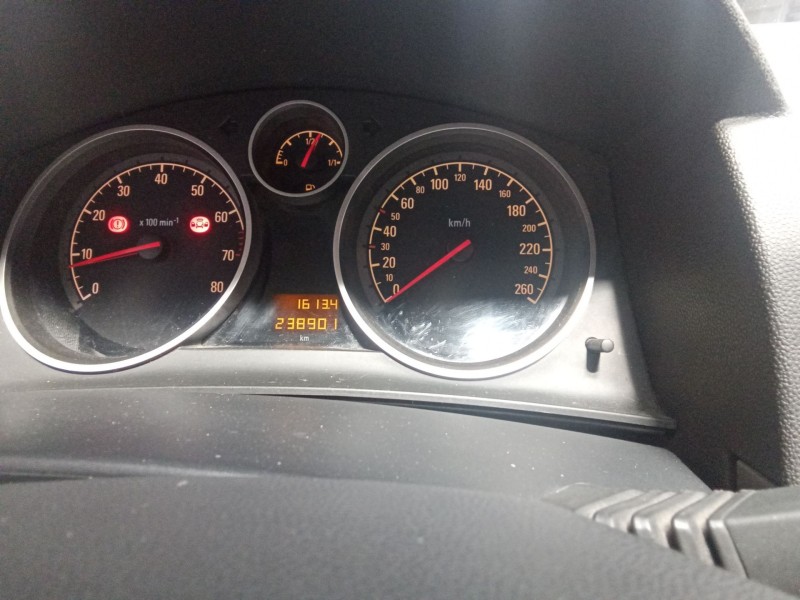 opel astra h berlina del año 2005