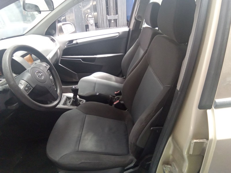opel astra h berlina del año 2005