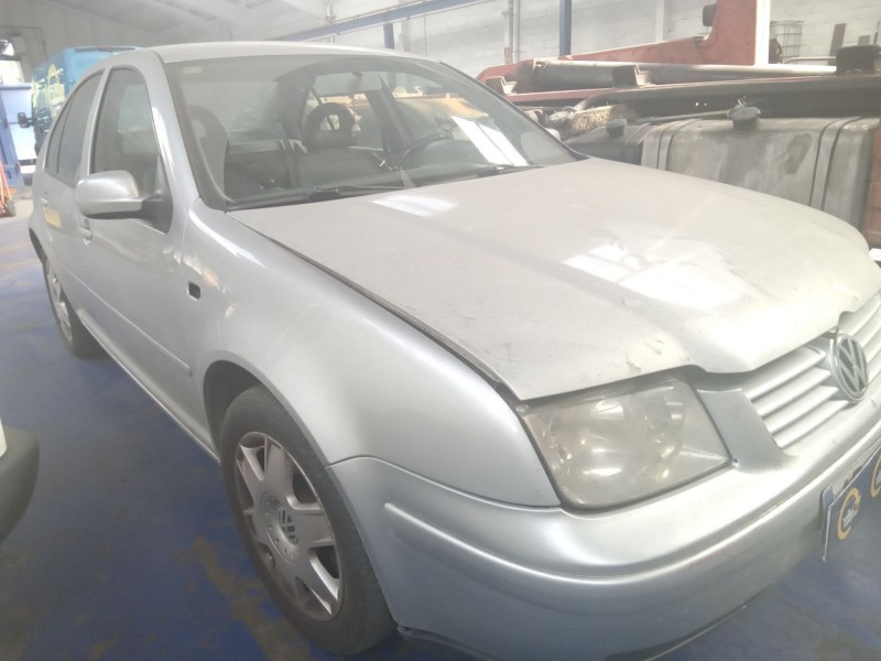 volkswagen bora berlina (1j2) del año 2002
