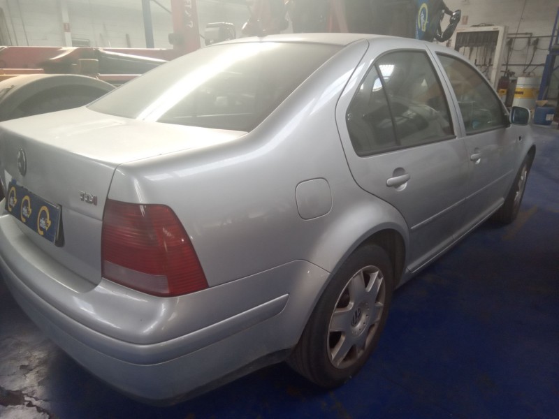 volkswagen bora berlina (1j2) del año 2002