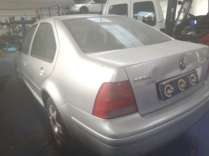 volkswagen bora berlina (1j2) del año 2002