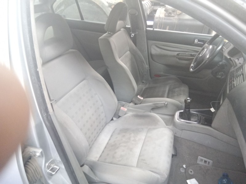volkswagen bora berlina (1j2) del año 2002