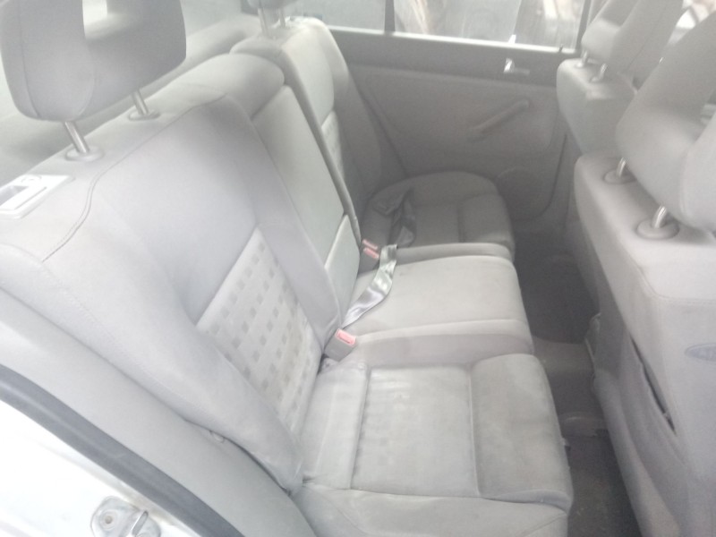 volkswagen bora berlina (1j2) del año 2002