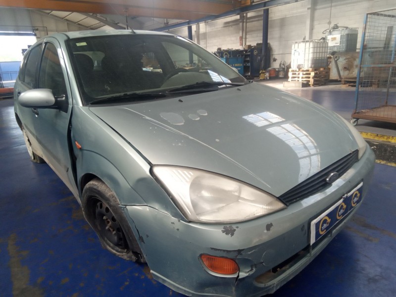 ford focus berlina (cak) del año 2000