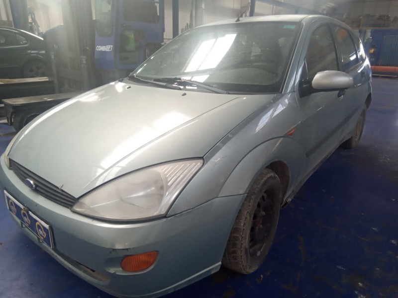 ford focus berlina (cak) del año 2000