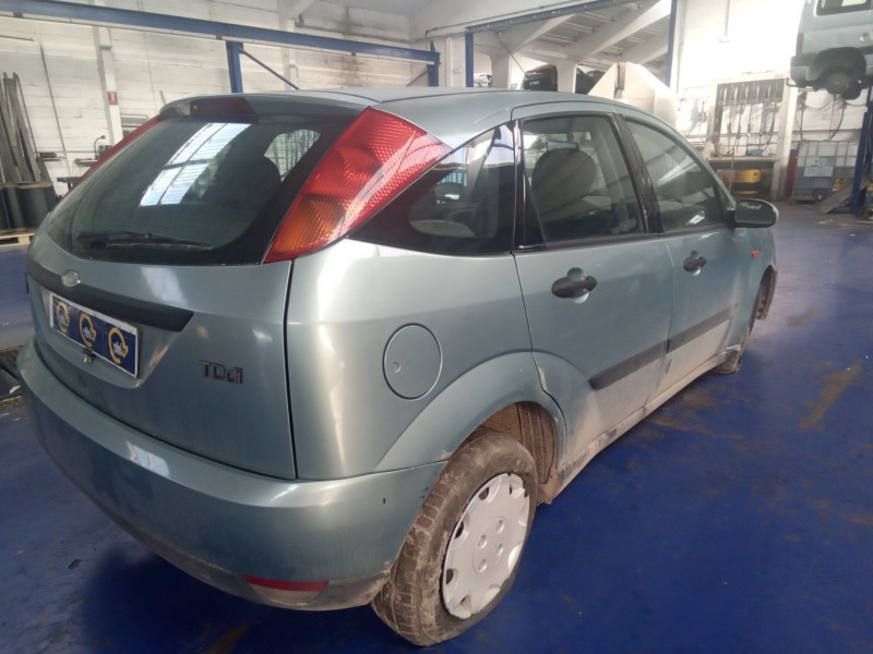 ford focus berlina (cak) del año 2000