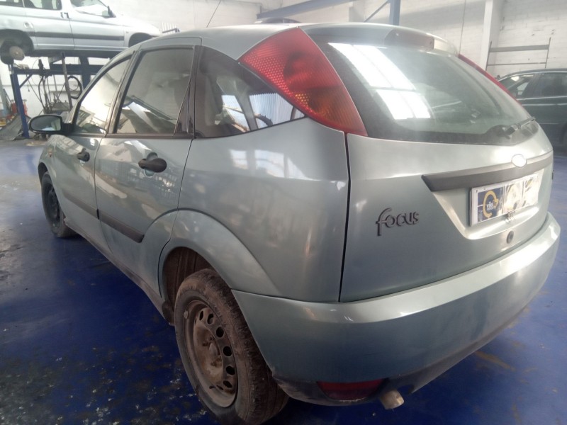 ford focus berlina (cak) del año 2000