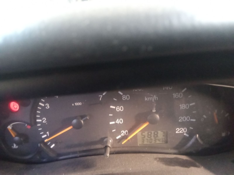 ford focus berlina (cak) del año 2000