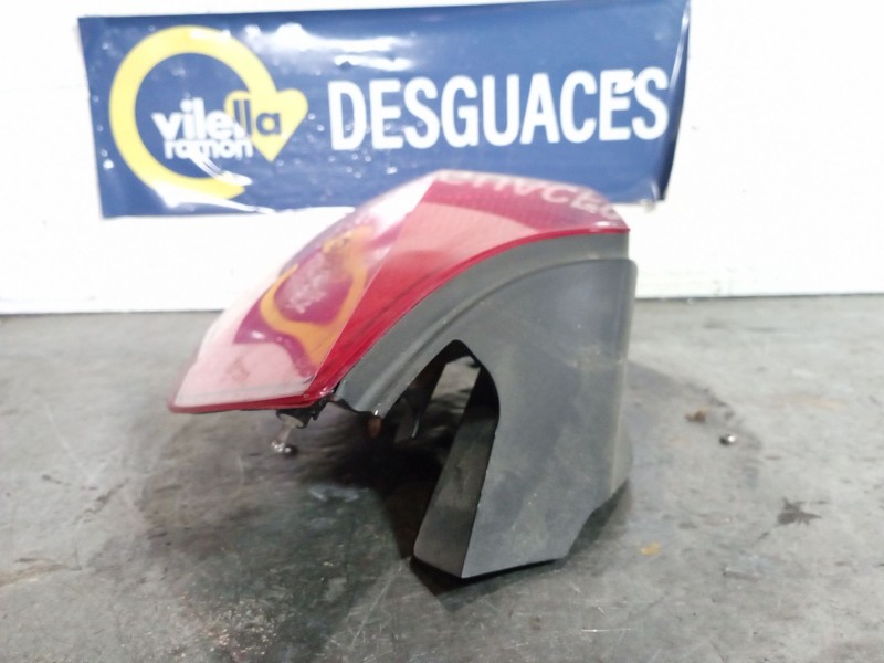 Recambio de piloto trasero derecho para renault scenic ii referencia OEM IAM   