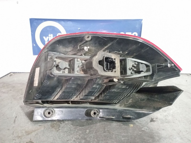 Recambio de piloto trasero derecho para renault scenic ii referencia OEM IAM   