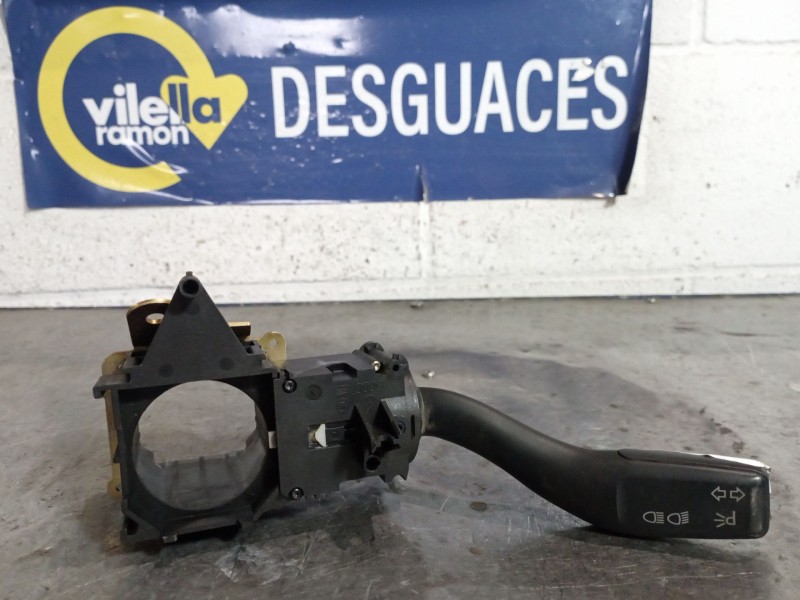 Recambio de mando intermitentes para audi a6 berlina (4f2) 3.0 v6 24v tdi referencia OEM IAM   