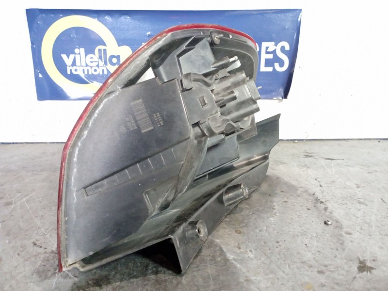 Recambio de piloto trasero derecho para renault scenic ii grand dynamique referencia OEM IAM   
