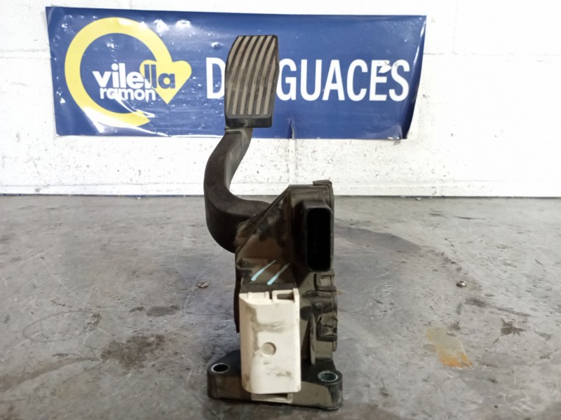 Recambio de pedal acelerador para opel astra gtc 1.7 16v cdti referencia OEM IAM 13305804  
