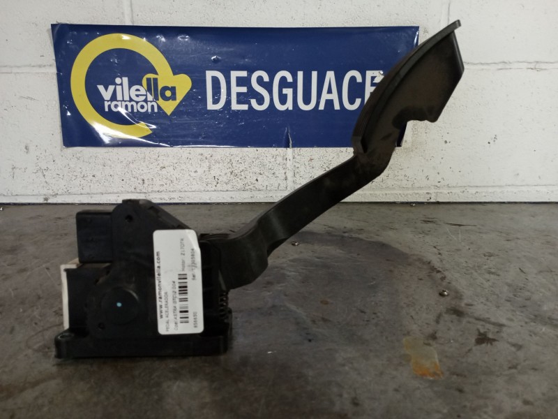 Recambio de pedal acelerador para opel astra gtc 1.7 16v cdti referencia OEM IAM 13305804  