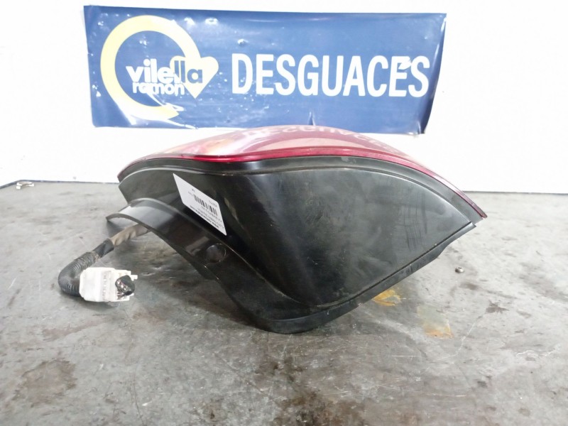 Recambio de piloto trasero izquierdo para kia sorento 2.4 16v cat referencia OEM IAM   