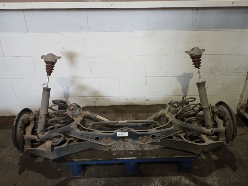 Recambio de puente trasero para volkswagen touran (1t1) 2.0 tdi referencia OEM IAM   