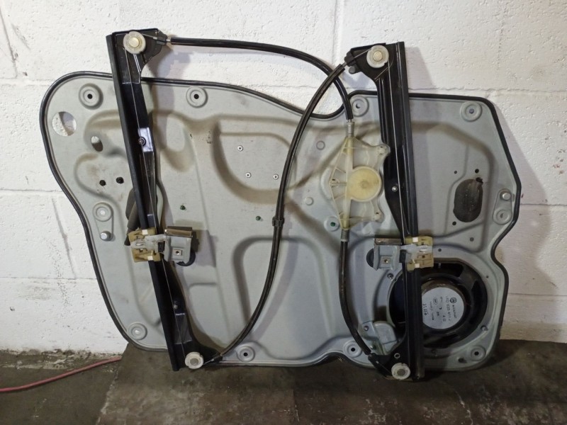 Recambio de elevalunas delantero derecho para volkswagen touran (1t1) 2.0 tdi referencia OEM IAM   