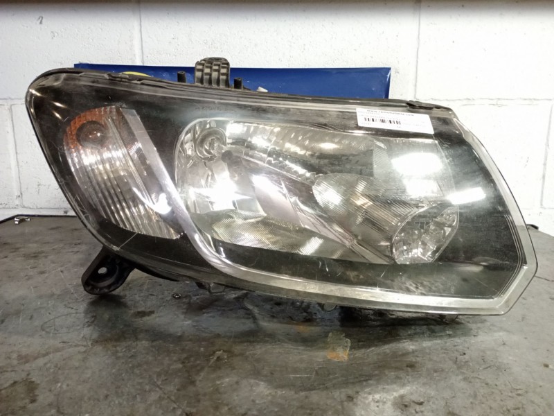 Recambio de faro derecho para dacia sandero (10.2011 )  | 0.12 - ... (10.2011 )  | 0.12 - ... referencia OEM IAM   