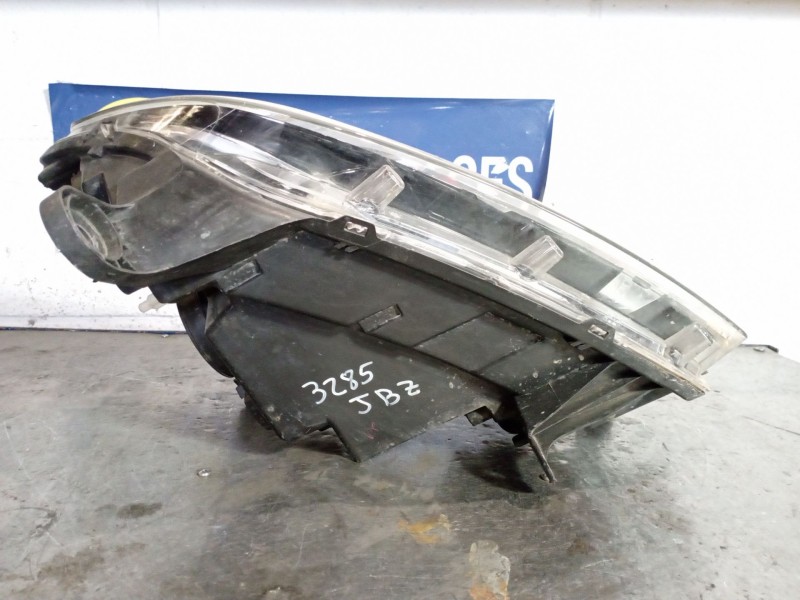 Recambio de faro derecho para dacia sandero (10.2011 )  | 0.12 - ... (10.2011 )  | 0.12 - ... referencia OEM IAM   