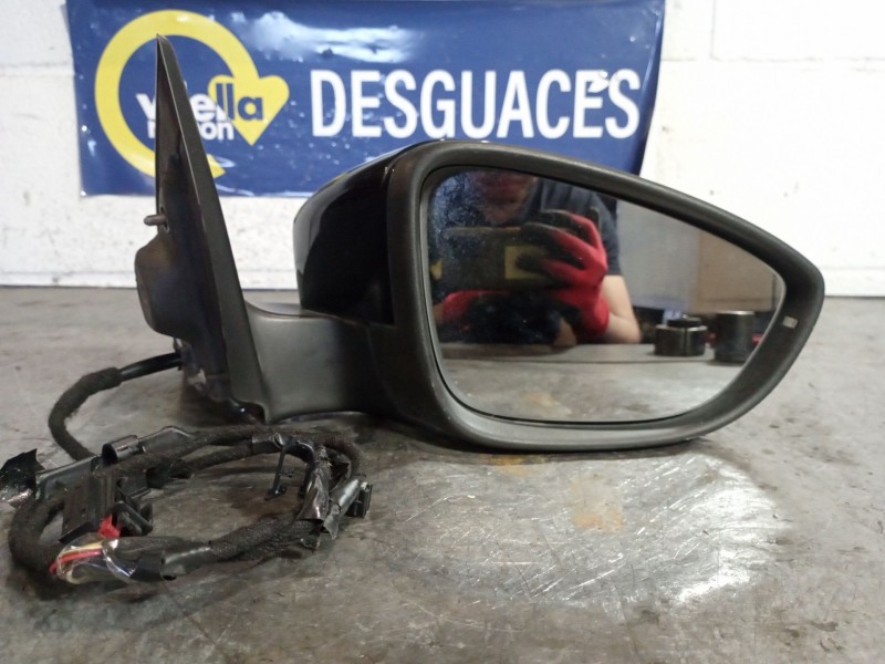 Recambio de retrovisor derecho para volkswagen scirocco 1.4 tsi 160 referencia OEM IAM   