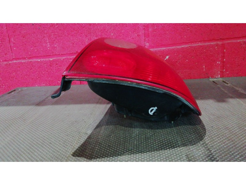 Recambio de piloto trasero derecho para toyota corolla (e11) referencia OEM IAM    Recambio de piloto trasero derecho para toyota corolla (e11) referencia OEM IAM